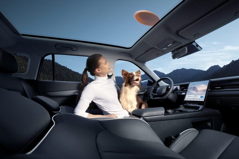 Panoramic-sky-Girl-with-Pet-01-1536x1026